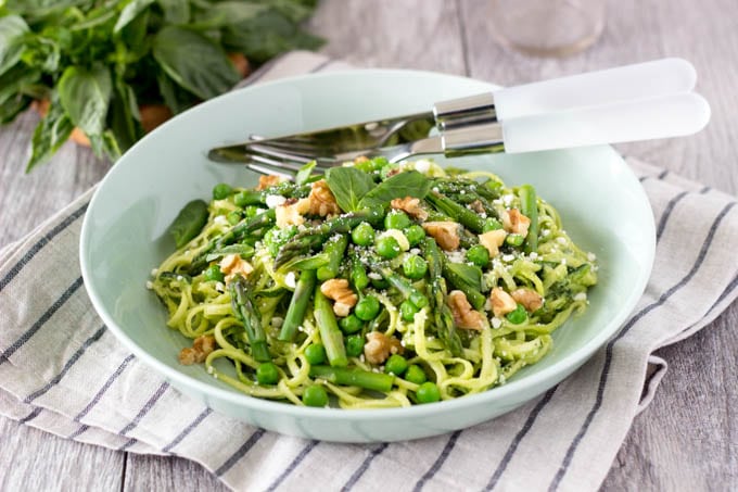 avocado pesto and zucchini noodles with asparagus- simplehealthykitchen.com-038