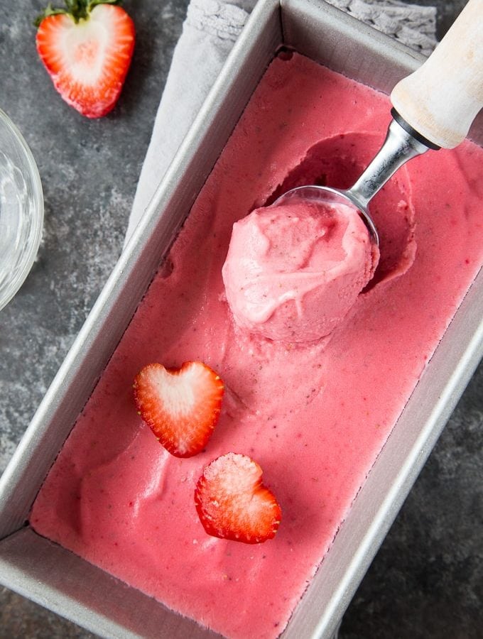 Easy Strawberry Frozen Yogurt ( no churn) clean- eating, easily Vegan and only 78 cal/serving